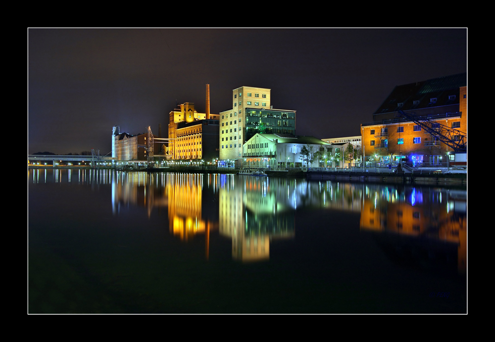 - Port Duisburg - von Frank Pengmann - Fotokunst und Digitale Fotografie