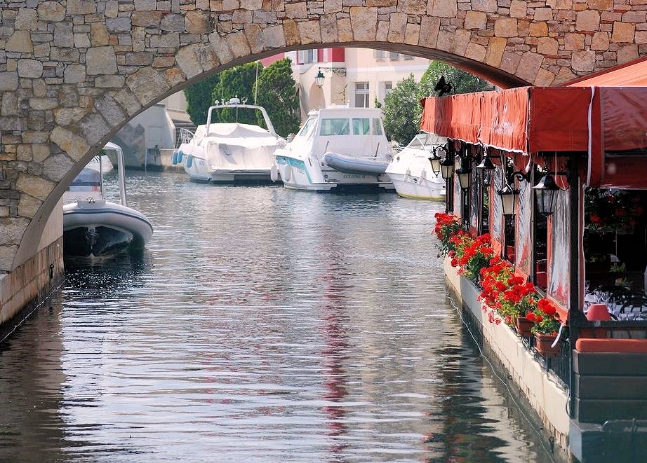 PORT GRIMAUD