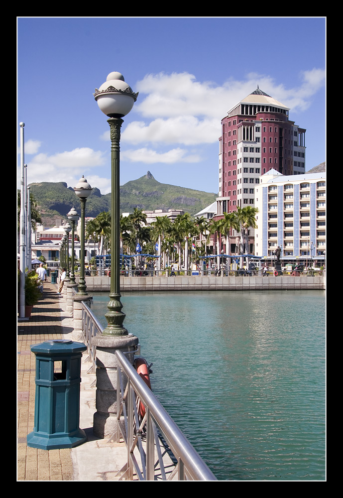 ~ Port Louis ~