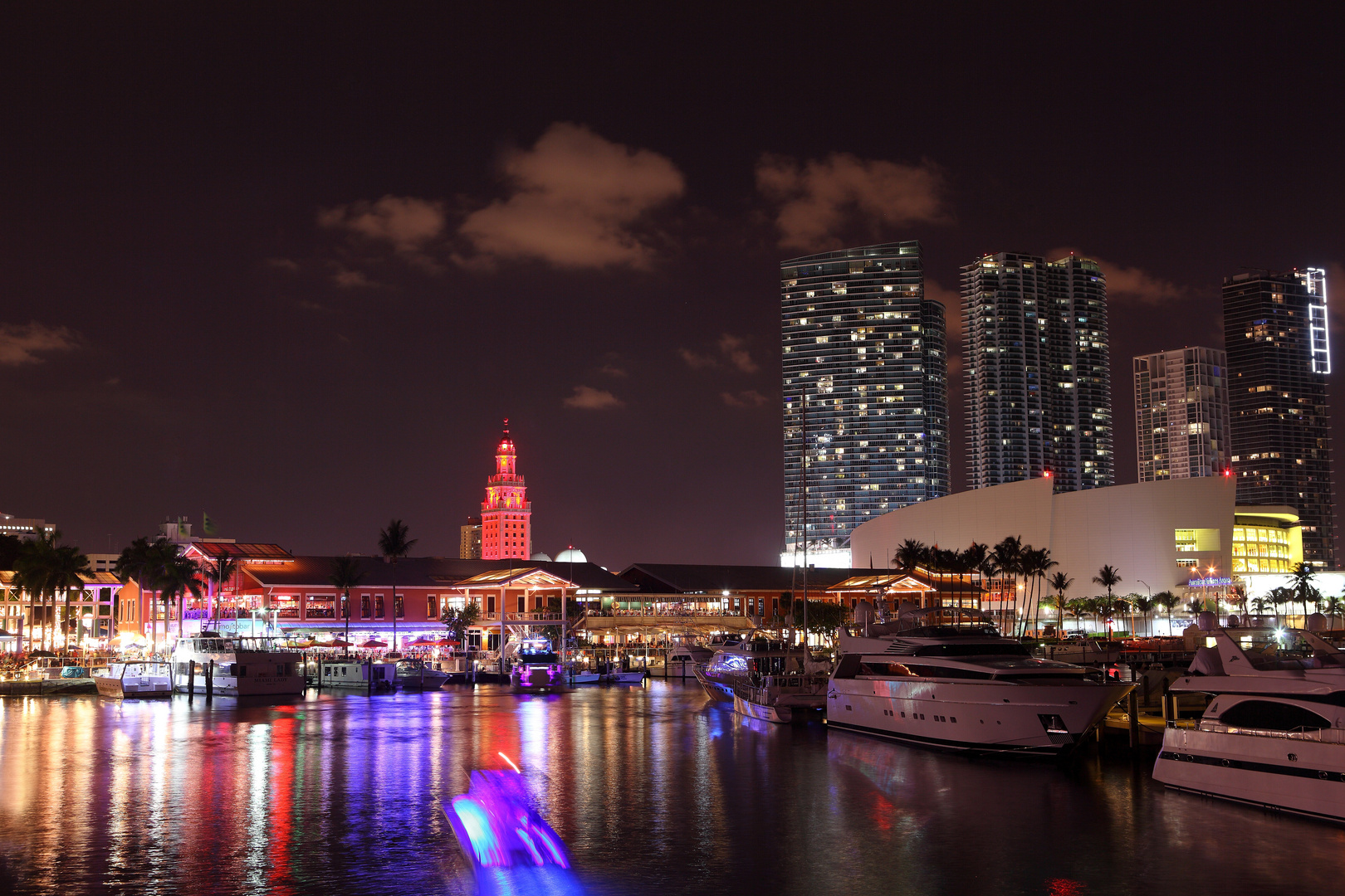 Port of Miami bei Nacht