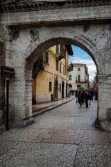 Porta Borsari, Verona