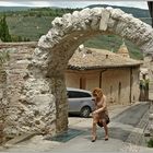 Porta dell'Arce, arco Romano