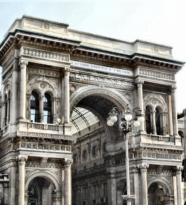 Porta d'entrata Galleria Vittorio Emanuele(da' piazza Duomo)