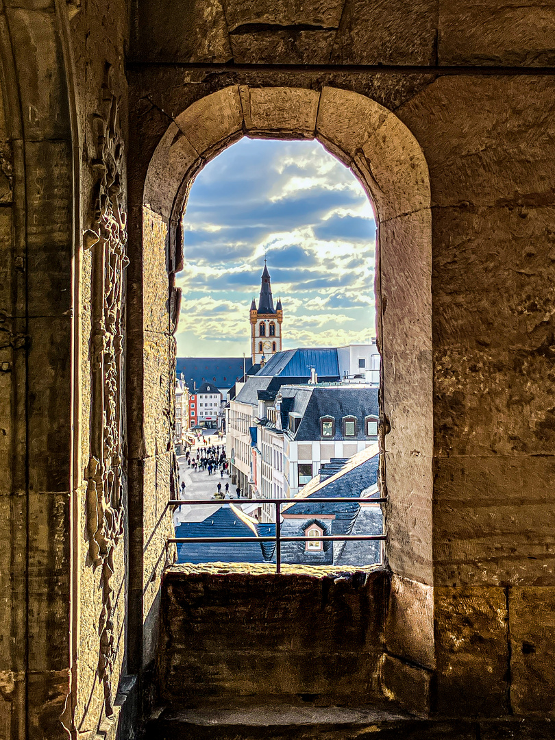 Porta Nigra, Fensterblick