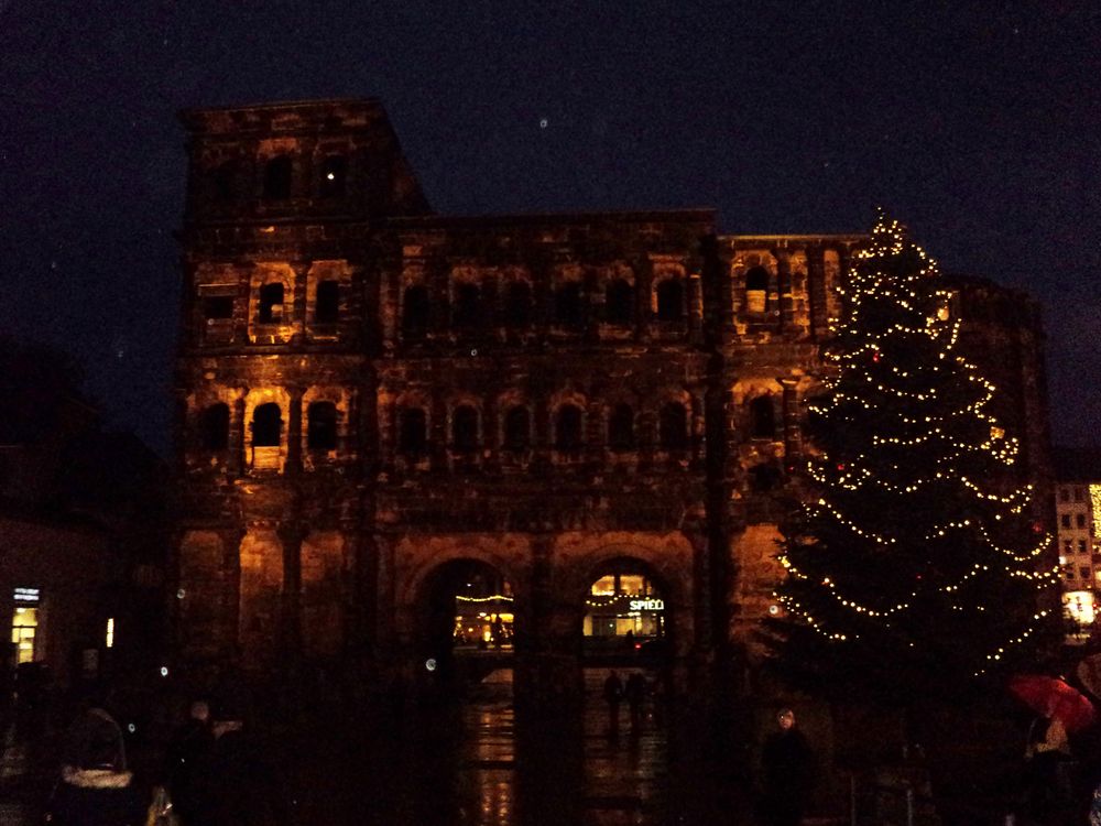 Porta Nigra Trier ( 4. Advent 2015)