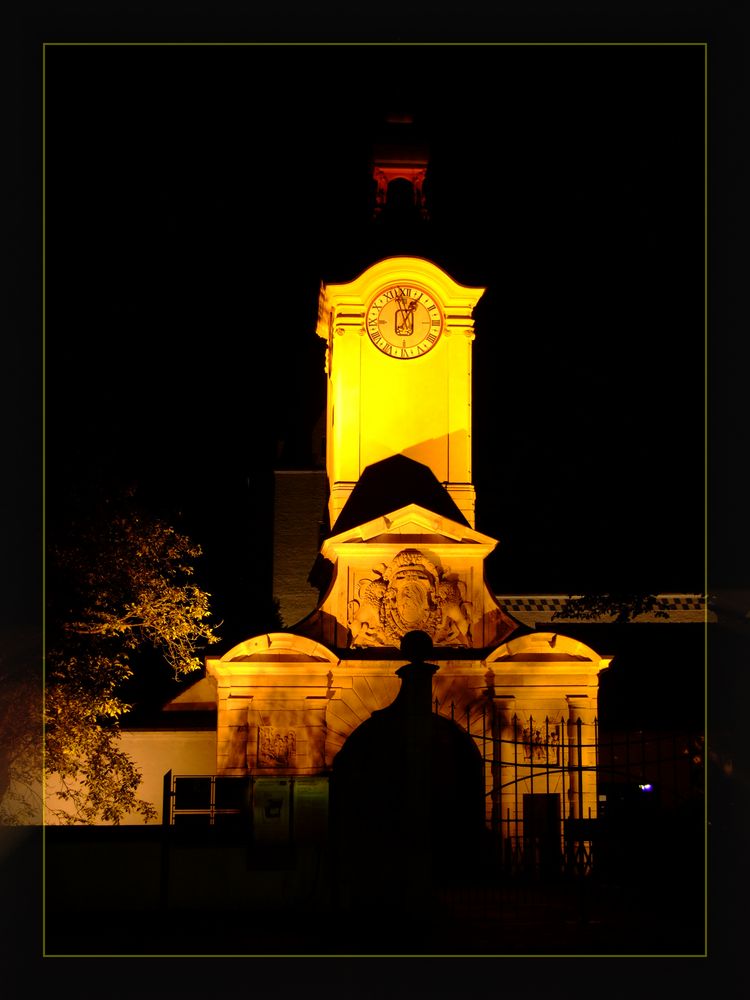 Portal bei Nacht