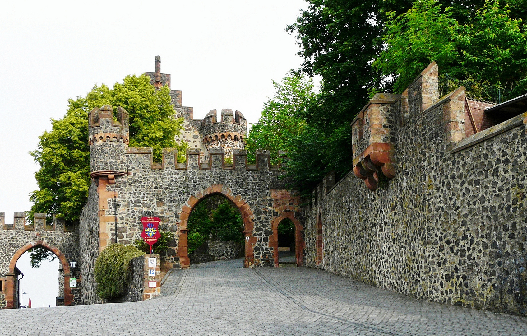 Portal Burg Staufenberg