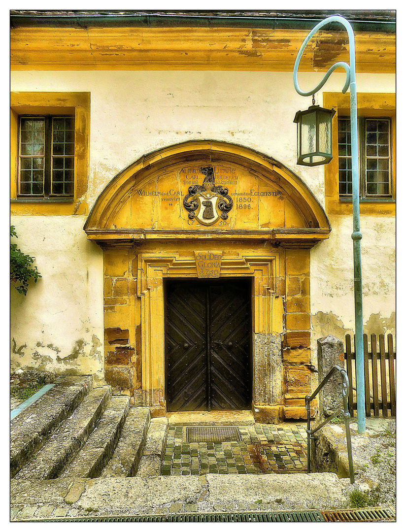 Portal der Kapelle auf der Burg