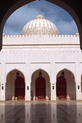 Portal der Sultan-Qaboos-Moschee in Salala