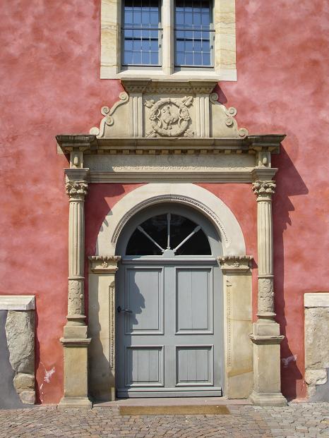 Portal des Herforder Frühherrenhauses