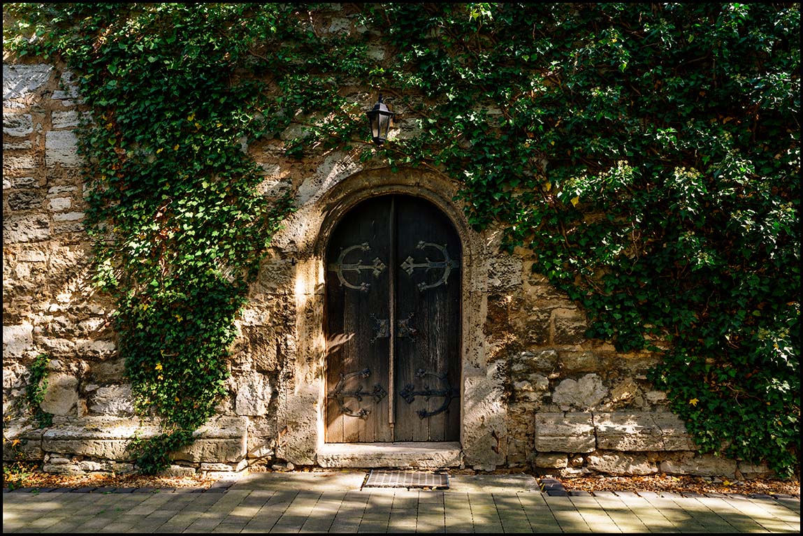Portal Kirche St. Johannis, Seebach, Thüringen