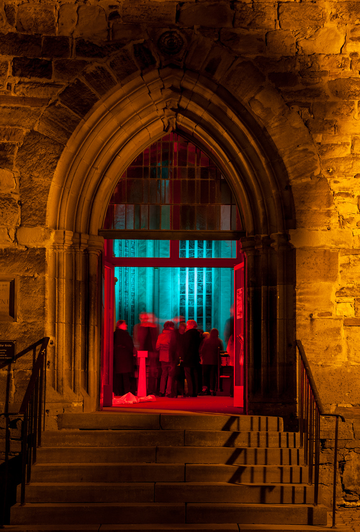 portal neustädter kirche illuminiert