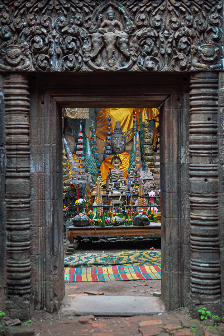 Portal to Wat Phou