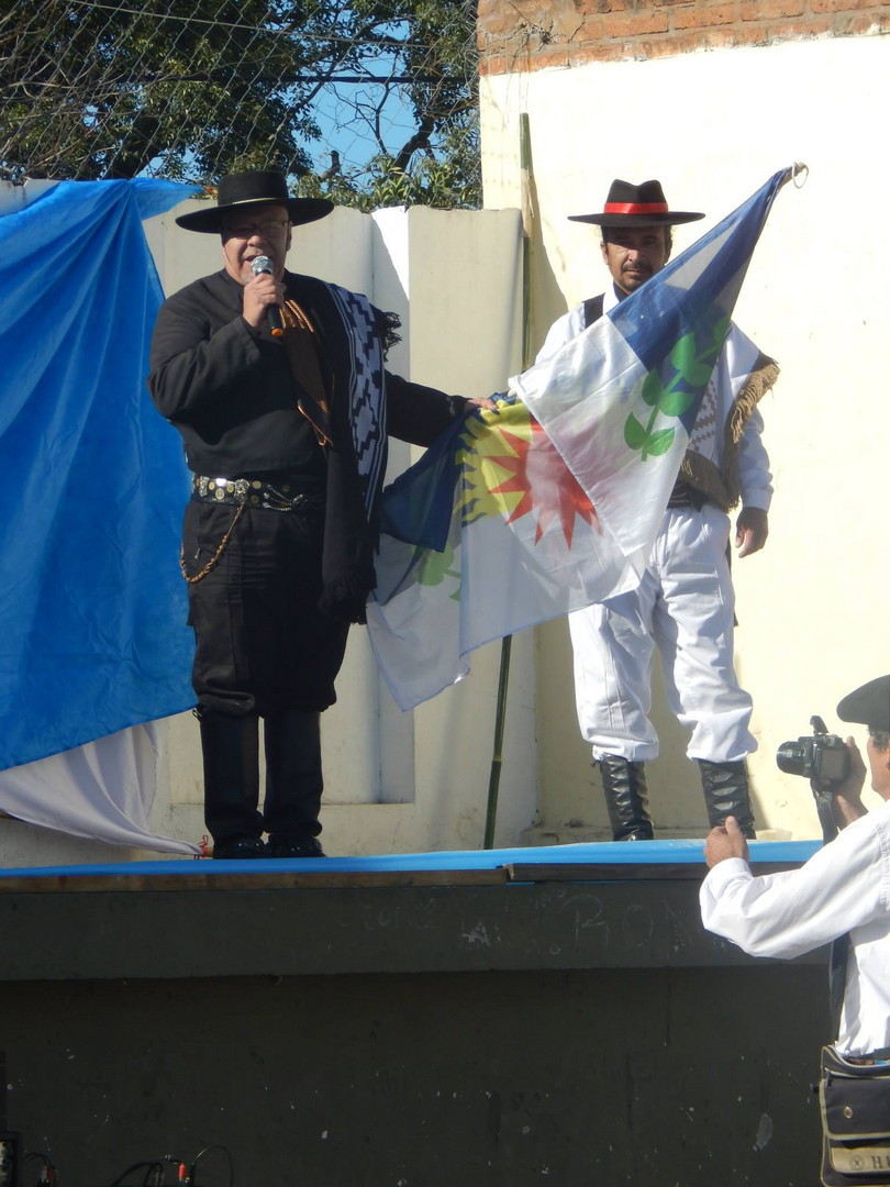 Portando la Bandera de la Matanza por toda Argentina