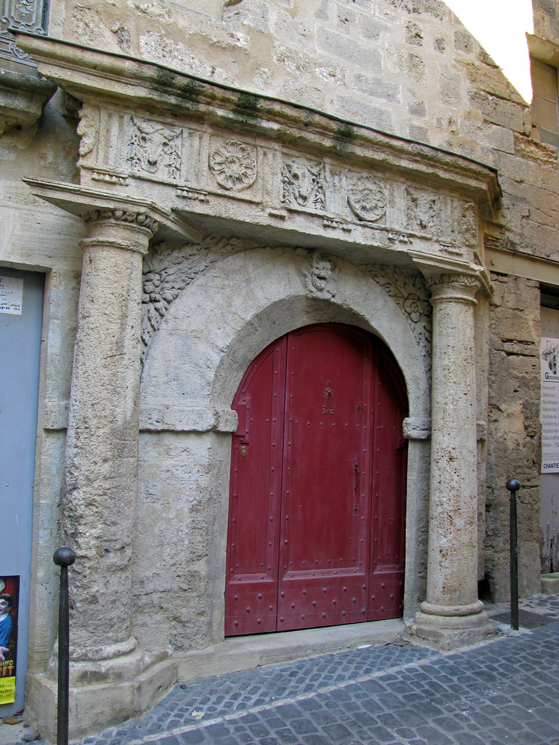 porte à Pezenas