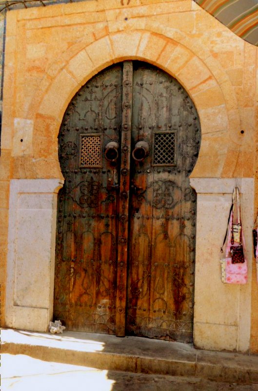 PORTE AU SOUK MEDINA