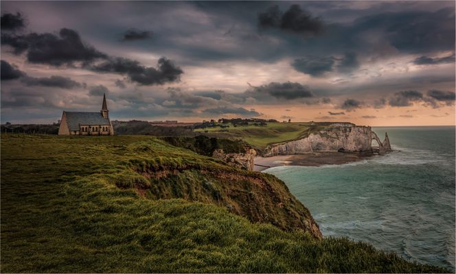 ——Porte d’Aval——