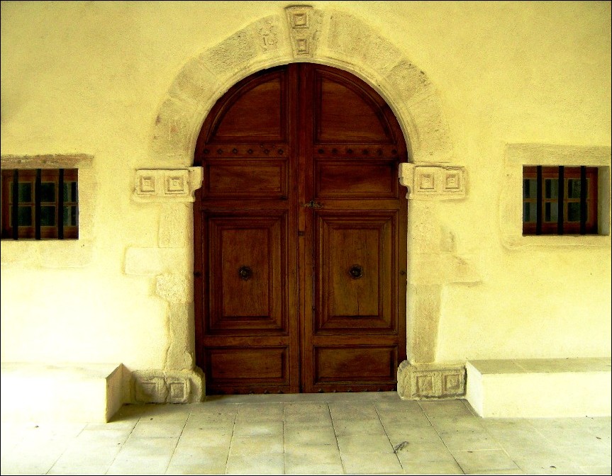 Porte de la chapelle