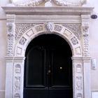 Porte de l'Hotel Besserié - Nimes