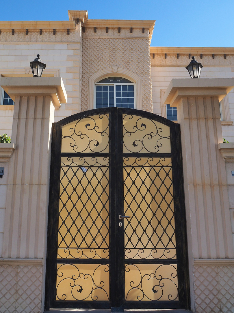 Porte d’entrée d’une villa