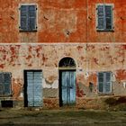 Porte e finestre , vecchia casa, dintorni Novi Ligure, Alessandria, Piemonte, Italia  