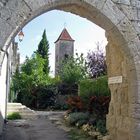 porte ouverte sur le clocher "La Romieu" dans le Gers