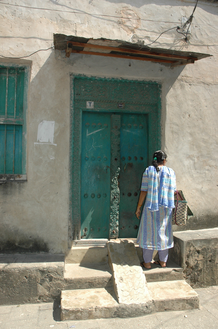 Porte sculptée à Stone Town