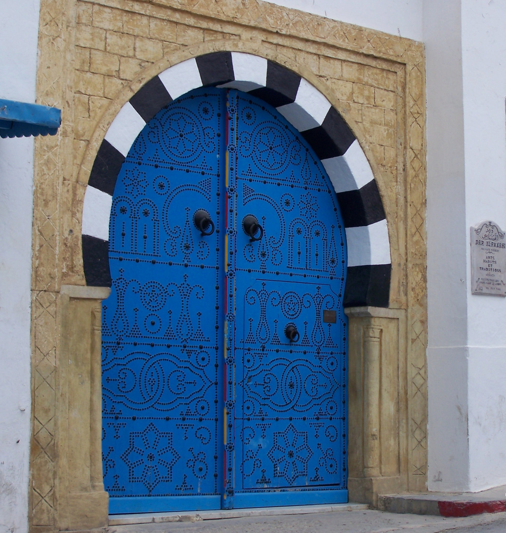 Porte typique de Sidi Bou Saïd ...