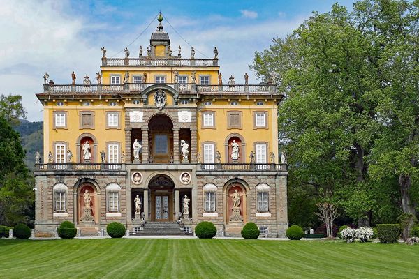 portes et fenètres baroques d une villa de campagne 