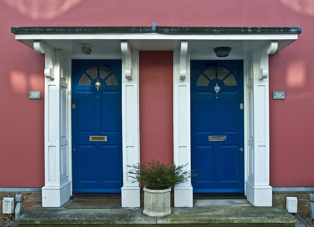 Portes et maison colorées  --  Saffron Walden  --  Farbfrohe Türen und  Haus