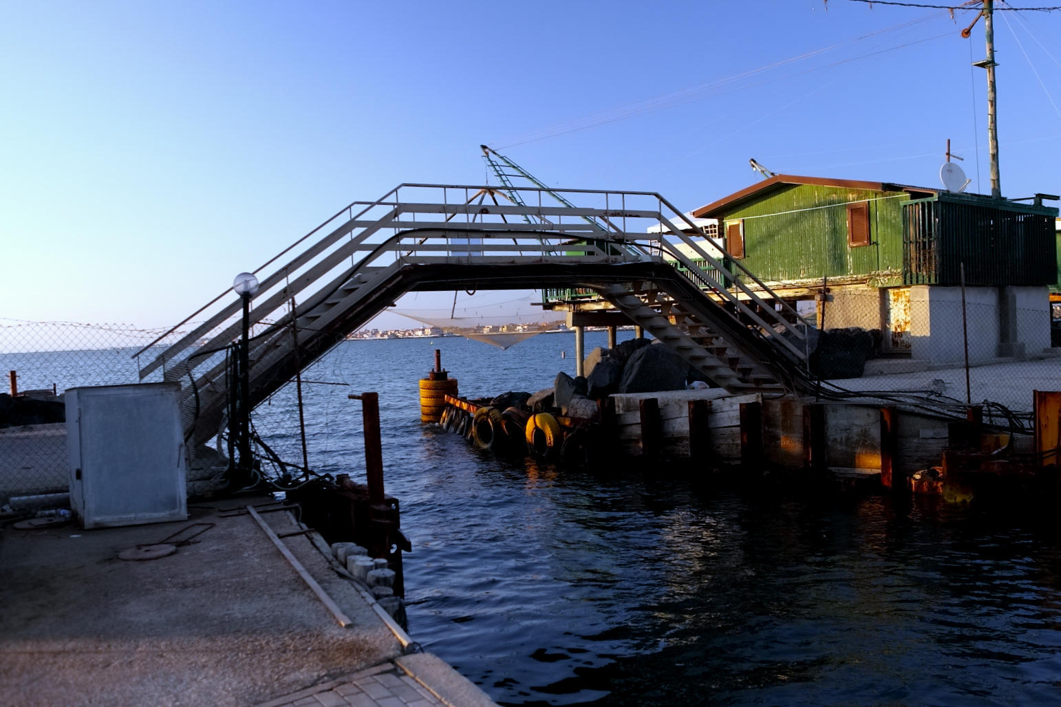 Porticciolo del vecchio faro di fiumara a Fiumicino-Roma