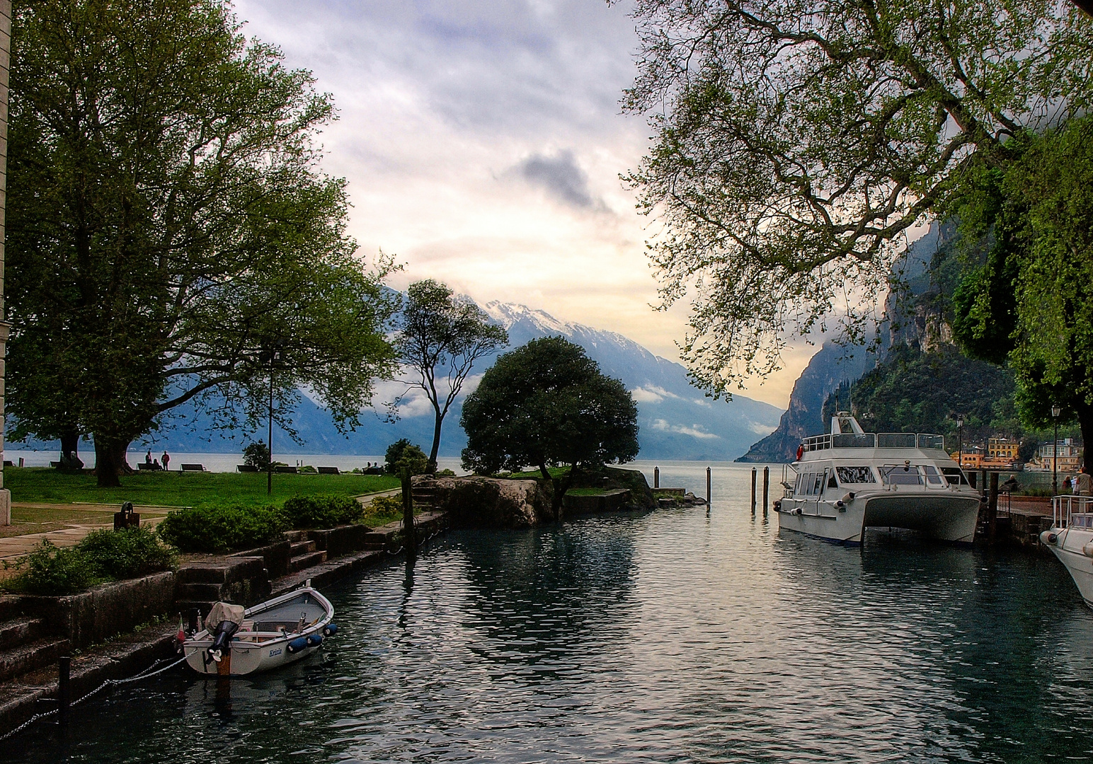 Porticciolo sul lago di Garda