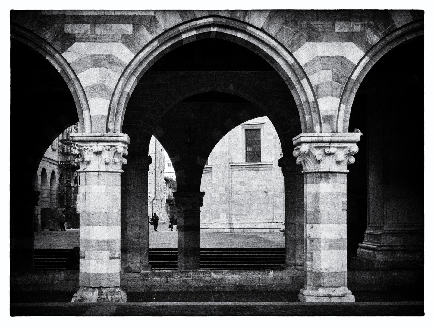 Portici del duomo di Como