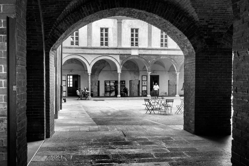 Portico del Broletto, Pavia