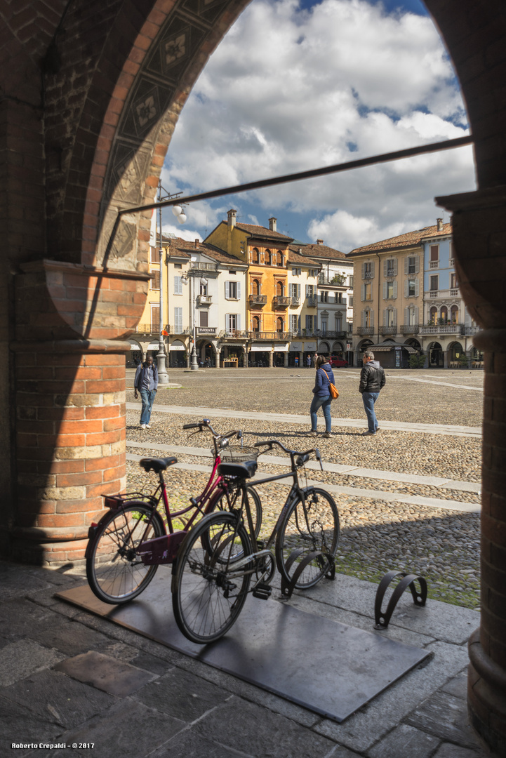 Portico sulla Piazza della Vittoria, Lodi