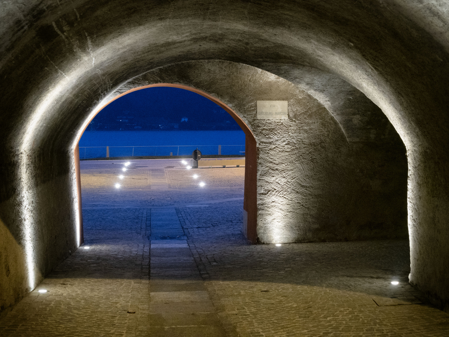 Portico verso il lago