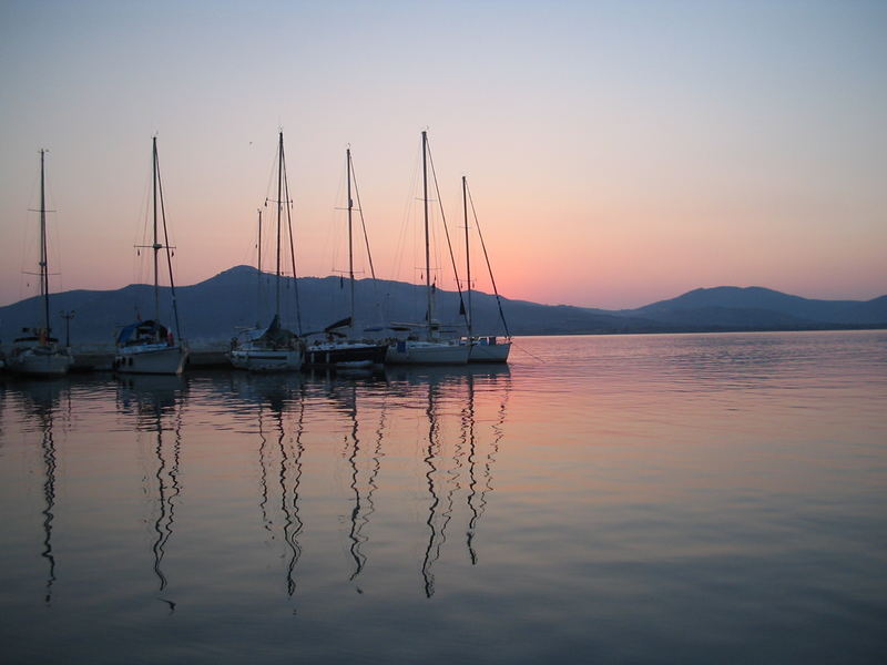 porto al tramonto (Grecia )