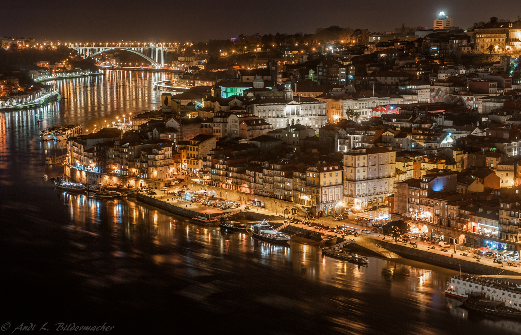 Porto bei Nacht