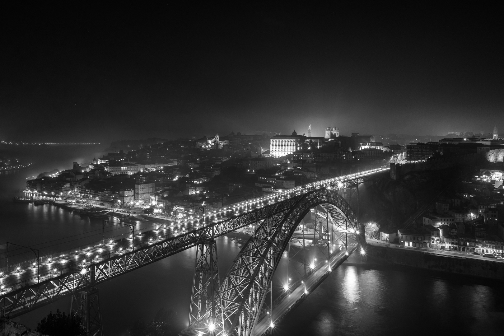 Porto bei Nacht