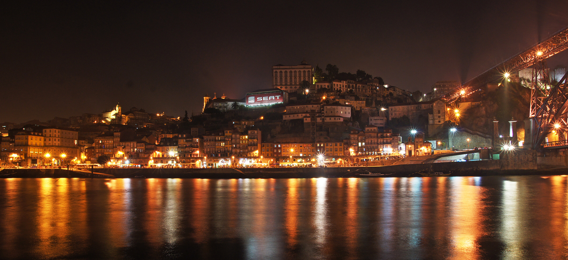 Porto bei Nacht