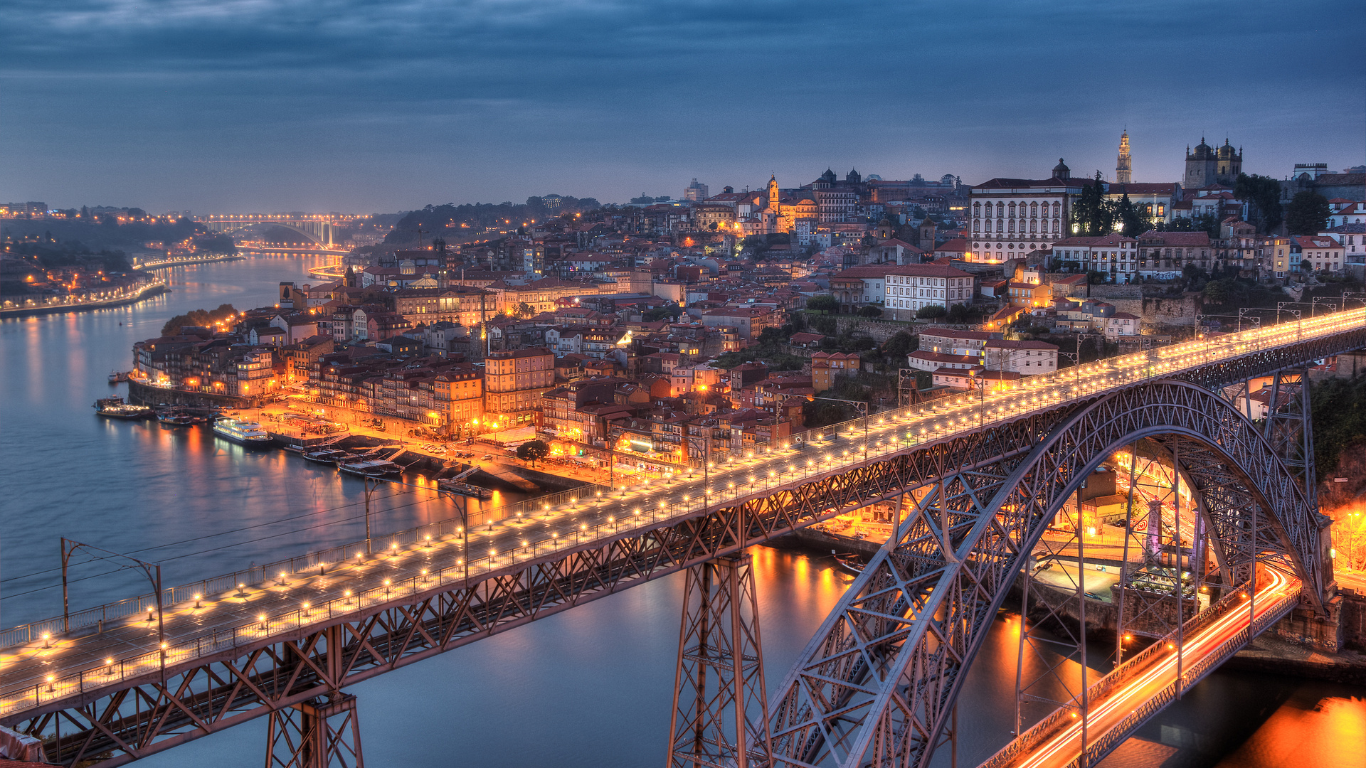 Porto by night 