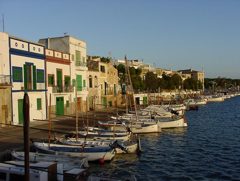 porto colom im abendlicht