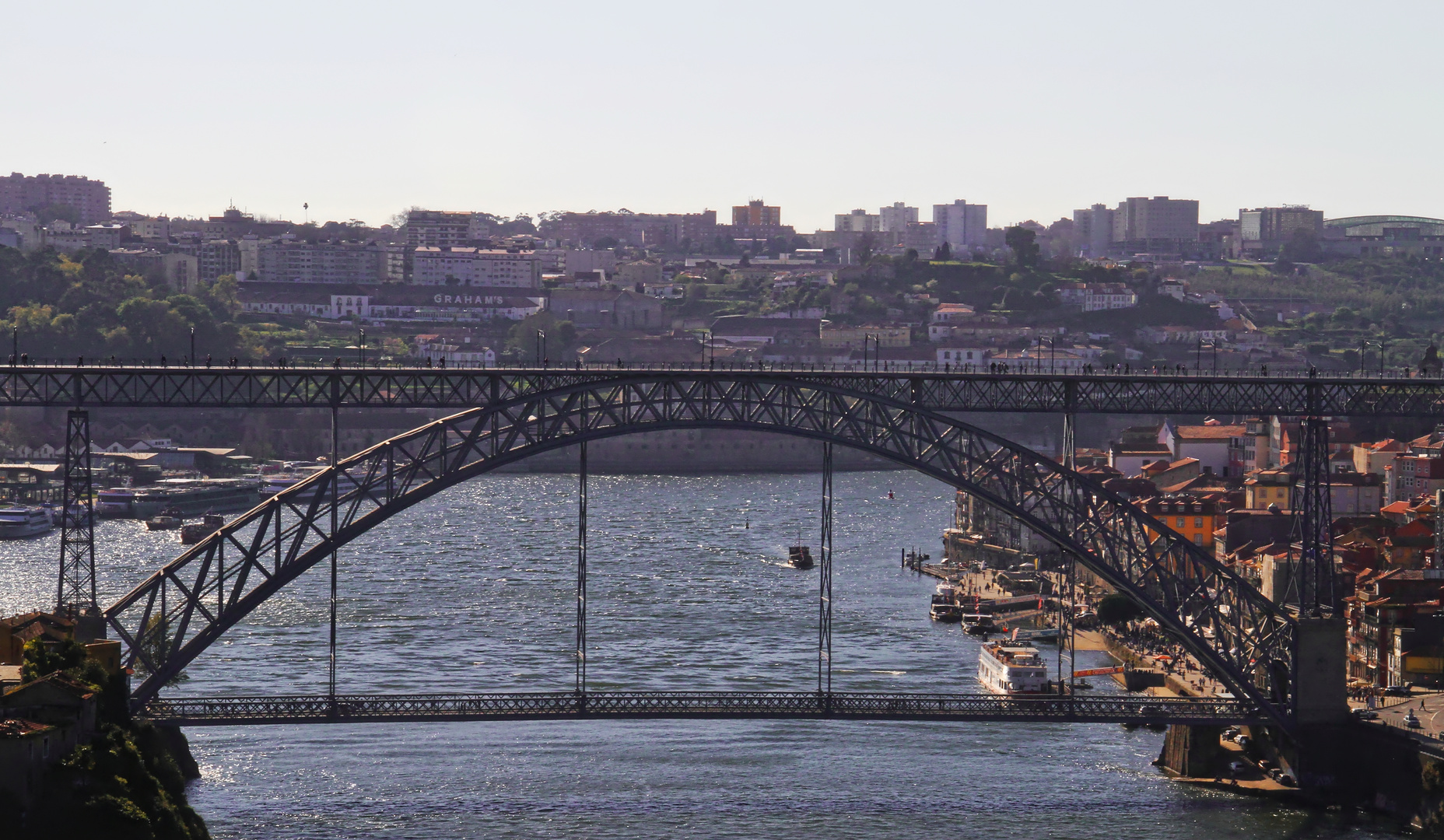 Porto durch die Brücke Ponte Dom Luís I - Porto through bridge Ponte Dom Luís I