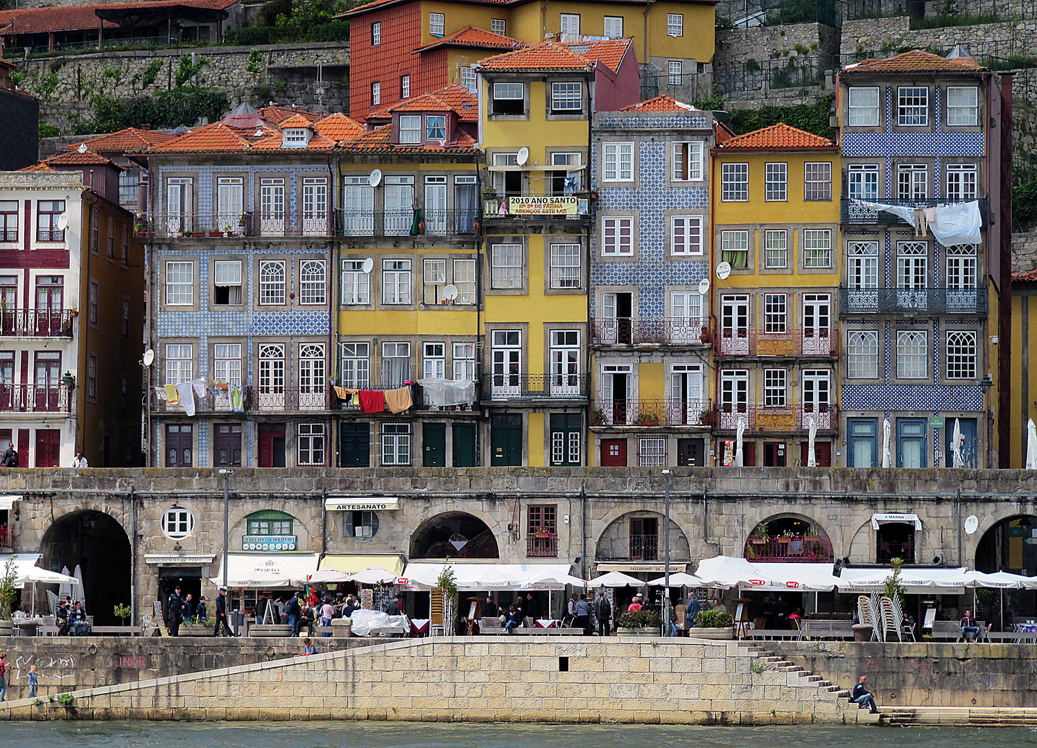 Porto im Norden von Portugal, Blick auf das "Ribeira-Viertel" , direkt am Fluß gelegen.