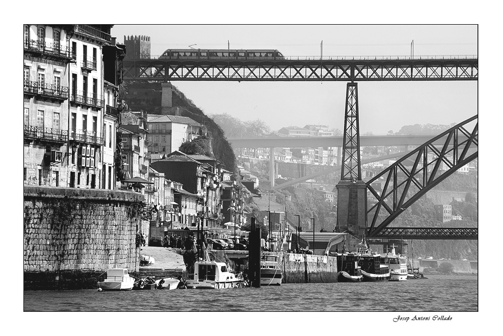 Porto Impressions. Crossing the bridge