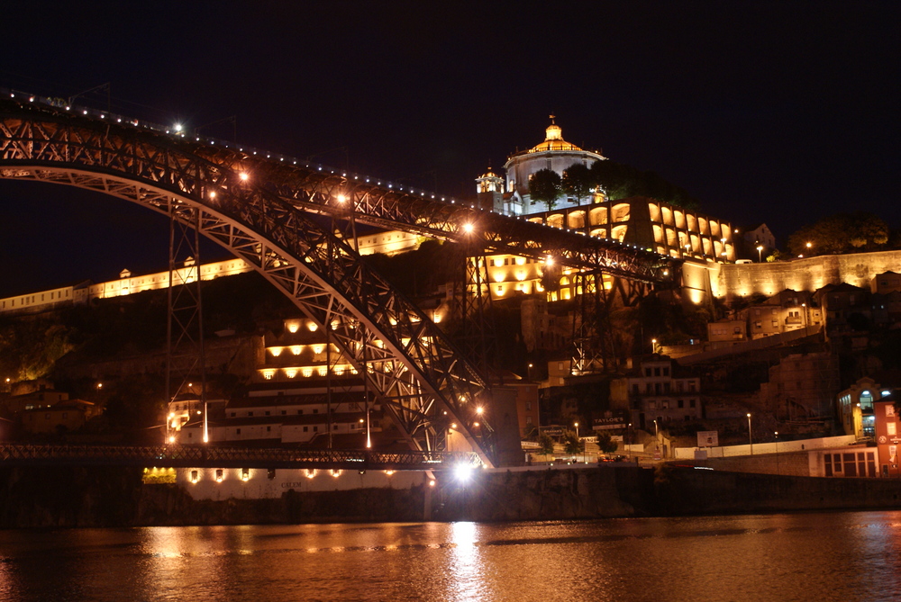 Porto in Portugal in einer heißen Sommernacht