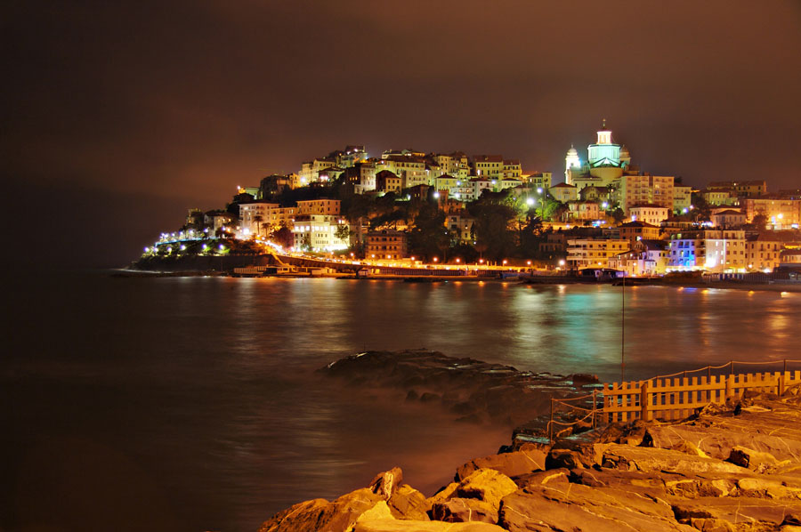 Porto Maurizio bei Nacht