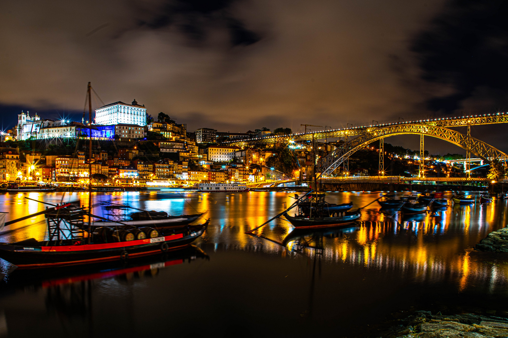 Porto Stadt mit Brücke