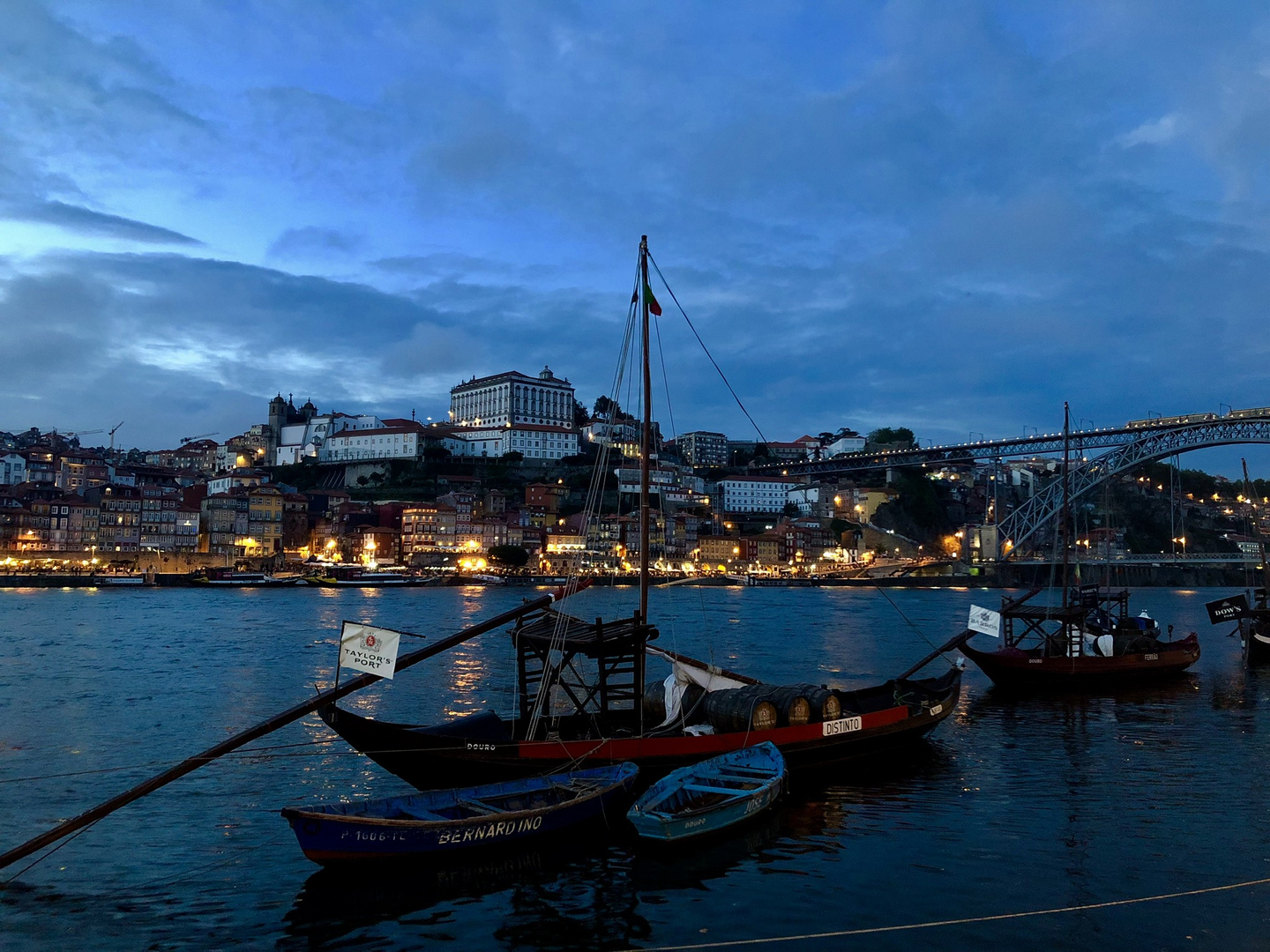 Porto und Duoro bei Nacht