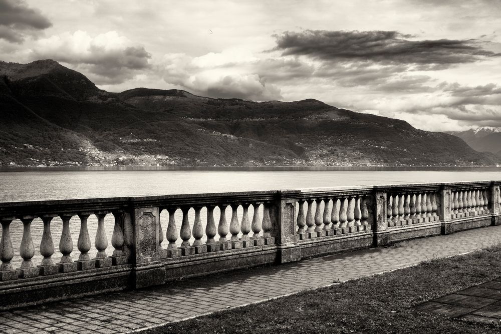 Porto Valtravaglia, balaustra dei giardini